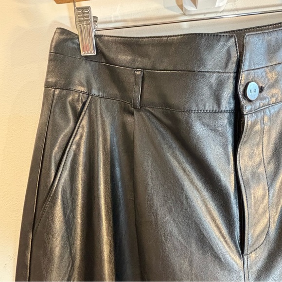 PAIGE Sz 6 Faux Leather Pants Pleated Front Zipper Elastic Hem Pockets Vegan - Picture 4 of 14